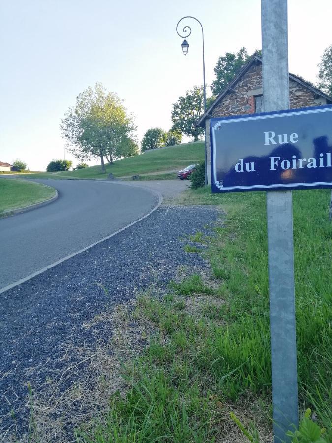 Le Miraillet, Gite Saint-Illide Zewnętrze zdjęcie