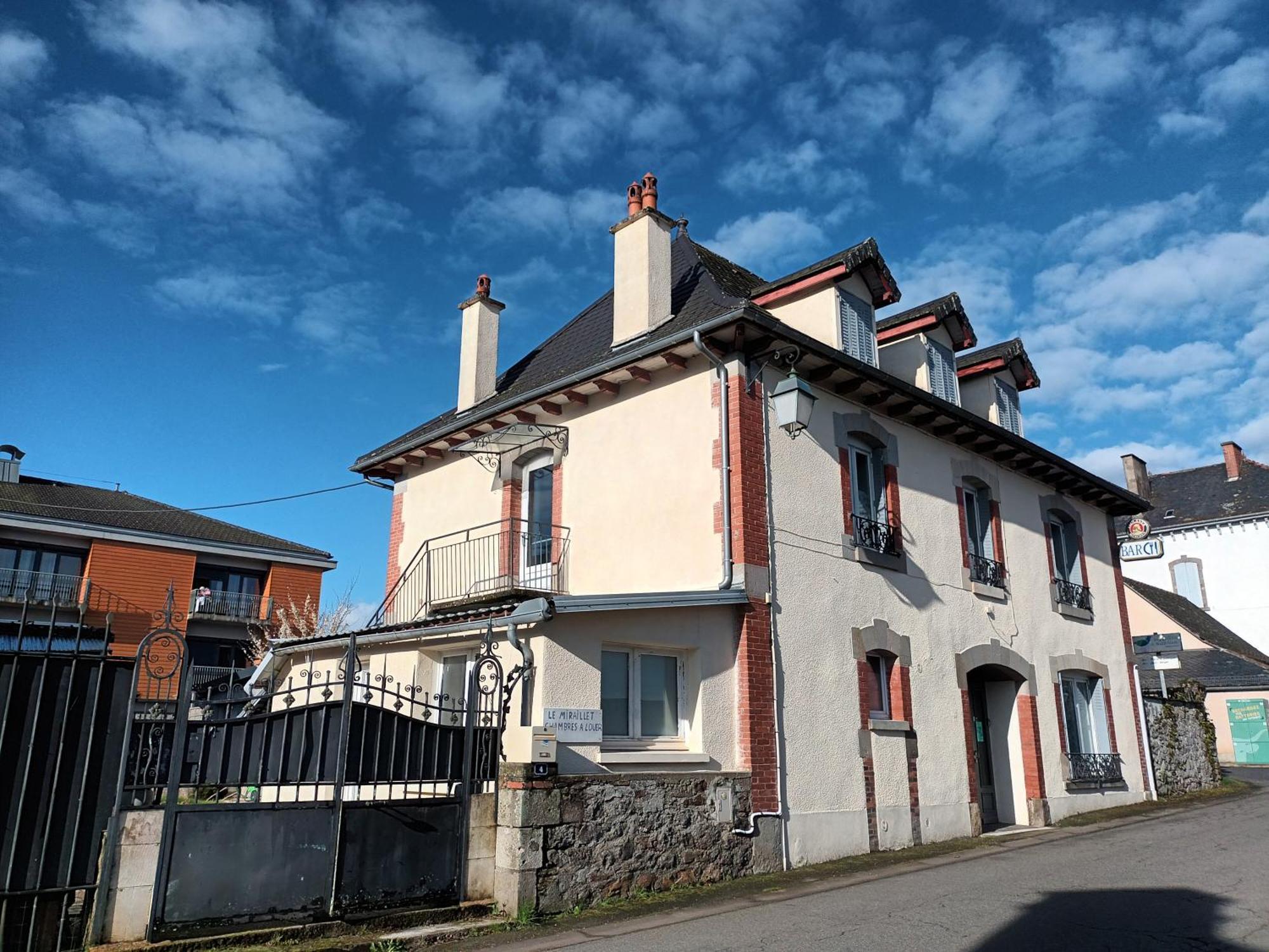Le Miraillet, Gite Saint-Illide Zewnętrze zdjęcie